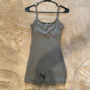 SKIMS scoop onesie size medium